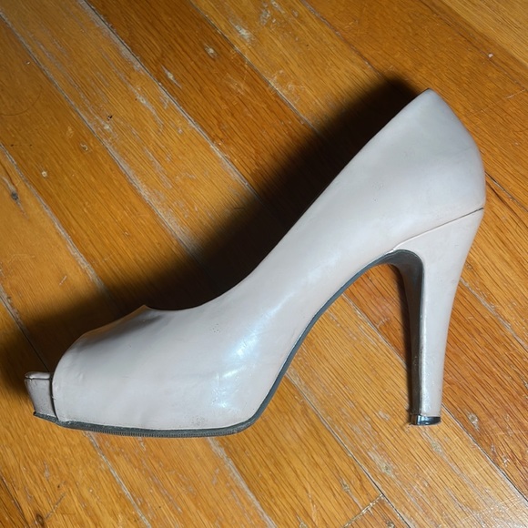 9&CO Nude Peep-toe 4-inch Heels - Size 8.5 - Picture 2 of 2